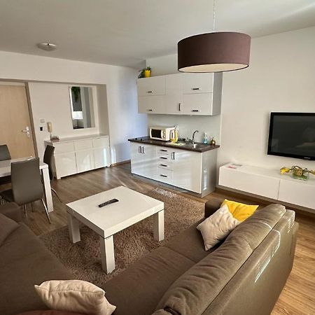 2 room Apartment with balcony, Apartmány Liptov Liptovský Mikuláš Esterno foto
